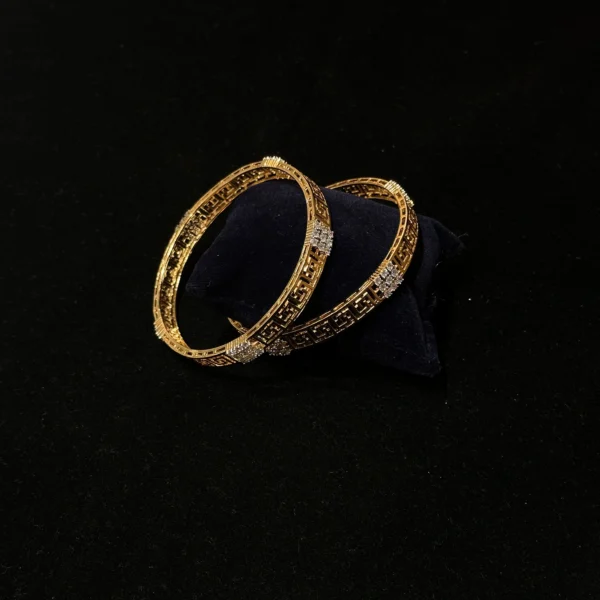 GOLD POLISH DIAMOND STONE BANGLES