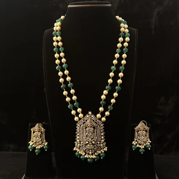 Kundan  and Pearl Necklace set