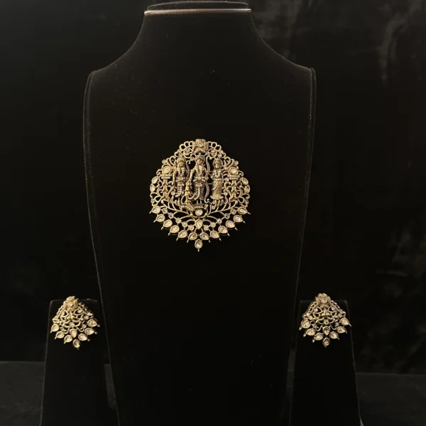 Kundan  and Pearl Necklace set