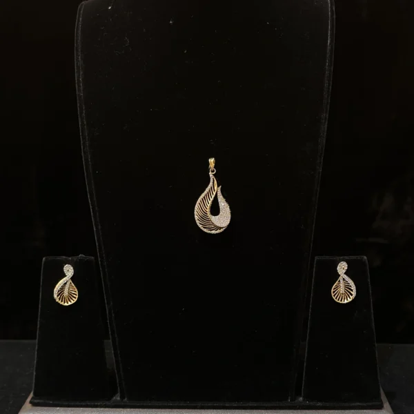 Diamond Pendant Set