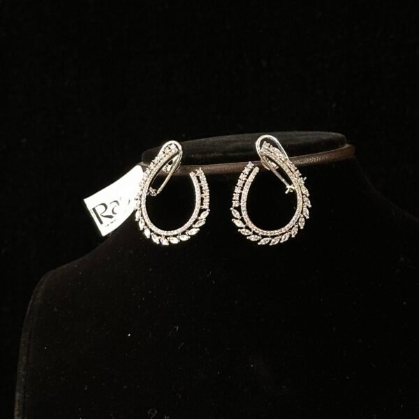 DIAMOND EARRING