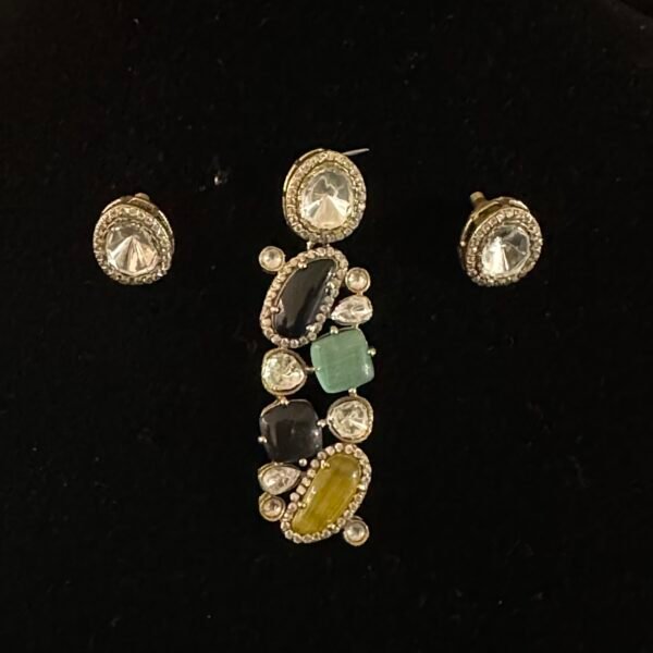 PENDENT SET