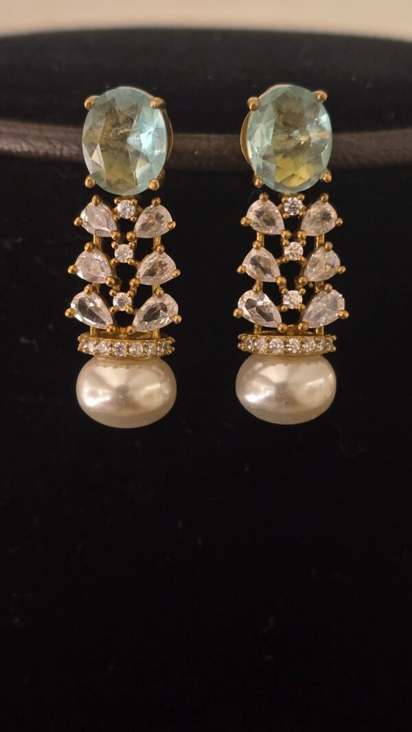 DIAMOND EARRING