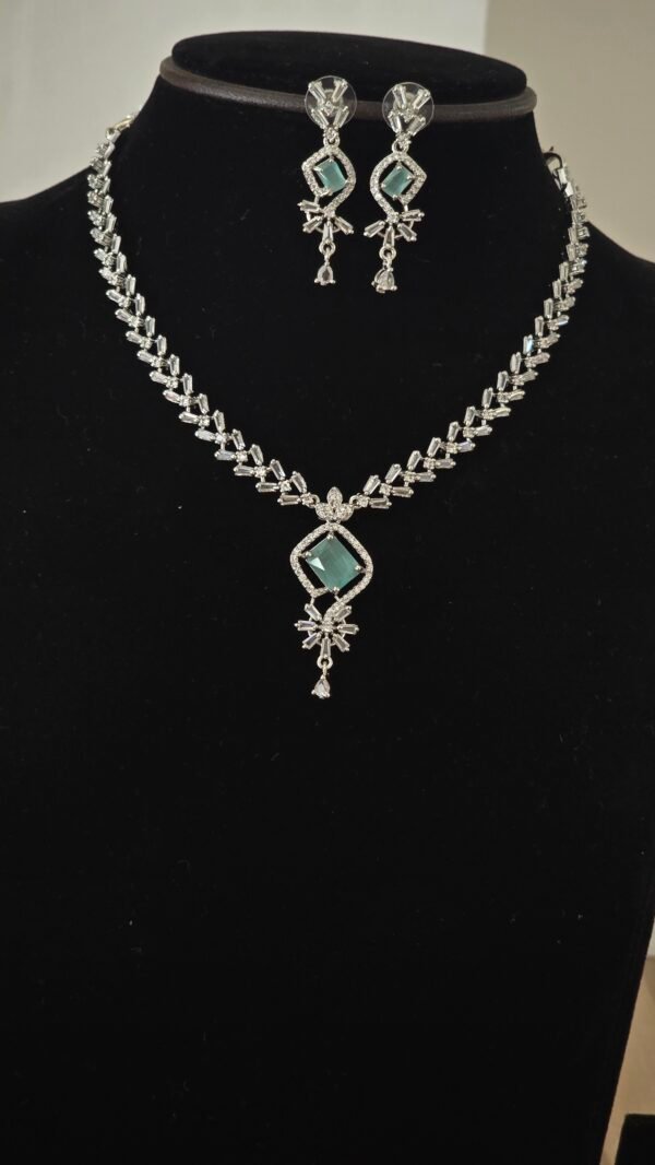 DIAMOND SET