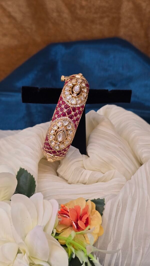 Antique Grace Kundan