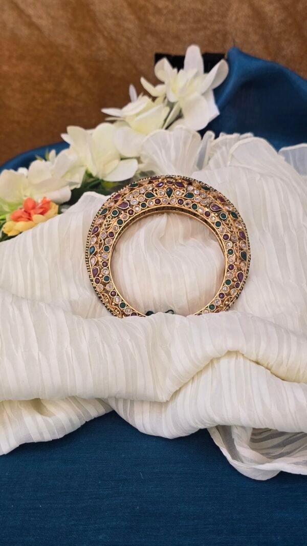 Antique Grace - Image 3