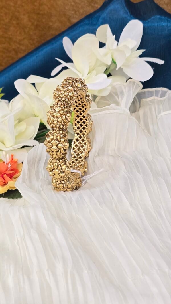 Royal Floral - Image 3