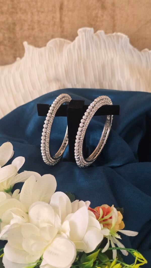Twinkling Elegance - Image 3