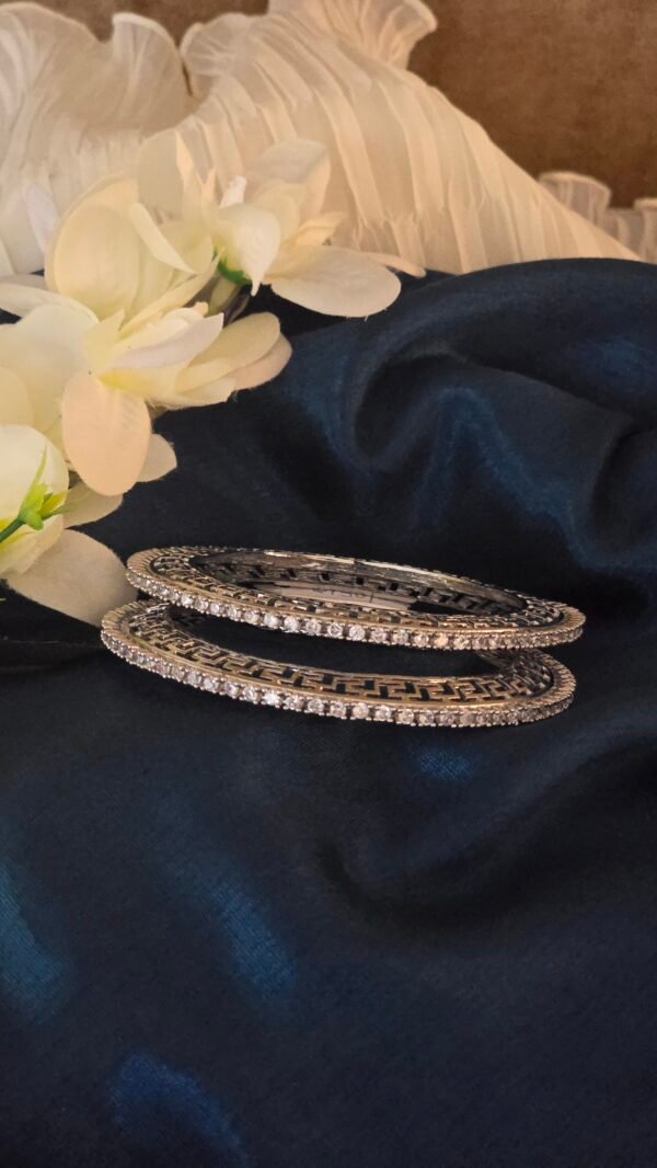 Sparkling Elegance - Image 3