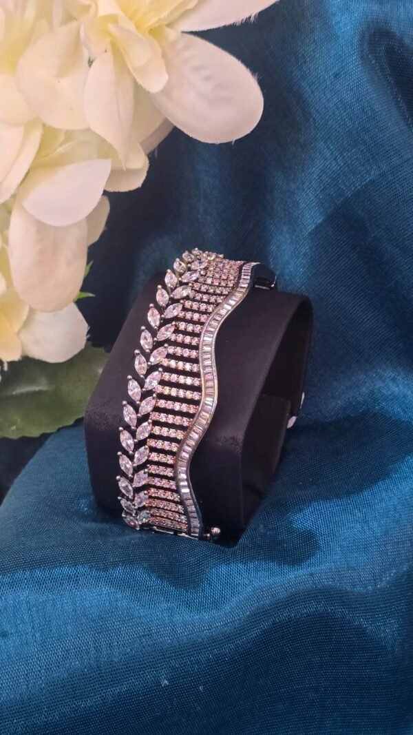 Victorian Rose Gold - Image 3